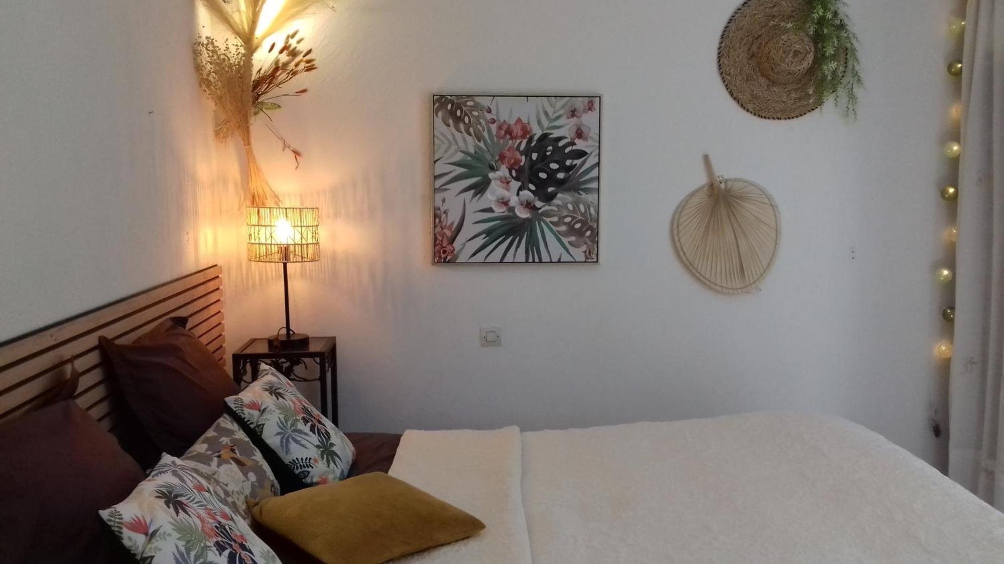 Les Chardons Bleus Bed & Breakfast Lorgues Ngoại thất bức ảnh